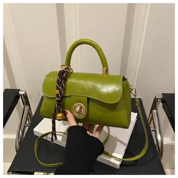 Women's Green Square Shoulder Bag with Chain Strap — feature 17