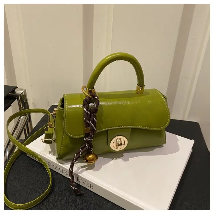 Women's Green Square Shoulder Bag with Chain Strap — feature 18