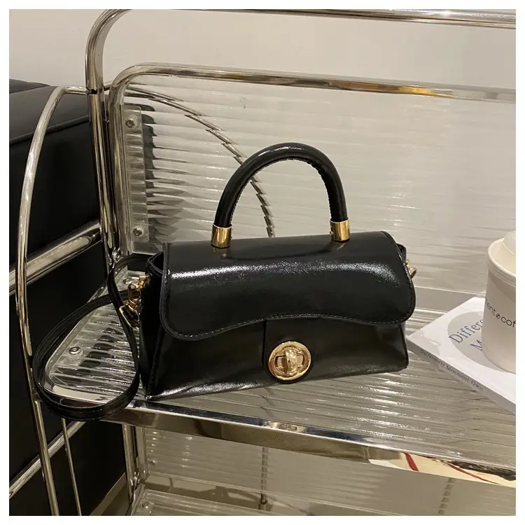 Women's Green Square Shoulder Bag with Chain Strap — feature 25