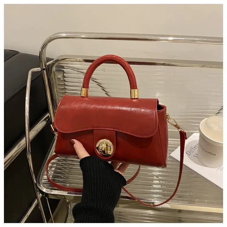 Women's Green Square Shoulder Bag with Chain Strap — feature 28