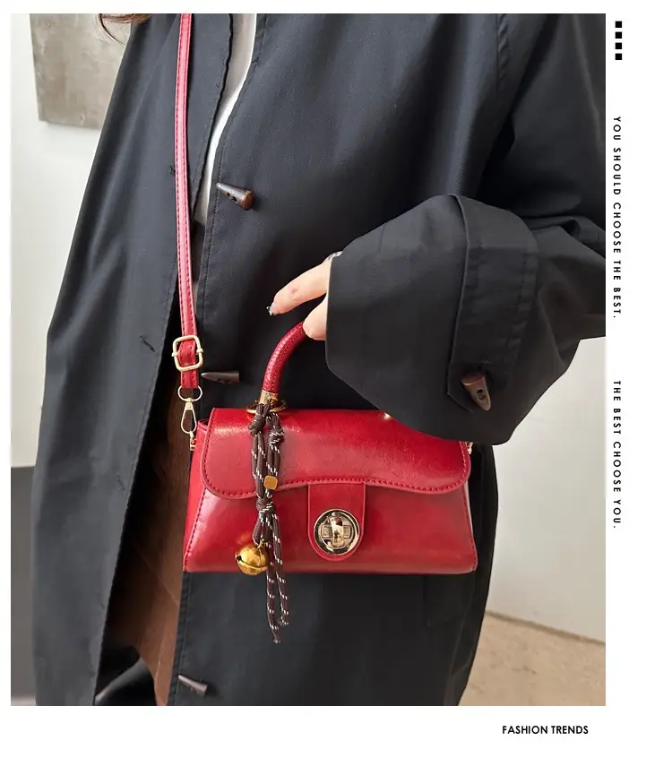 Women's Green Square Shoulder Bag with Chain Strap — feature 46