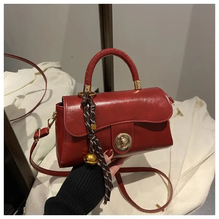 Women's Green Square Shoulder Bag with Chain Strap — feature 9