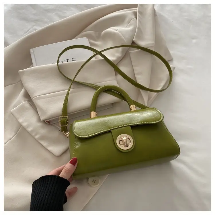 Women's Green Square Shoulder Bag with Chain Strap - Image 6