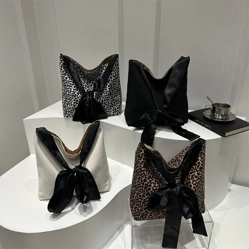 Leopard Leather Shoulder Bag Black 2024 - Image 5