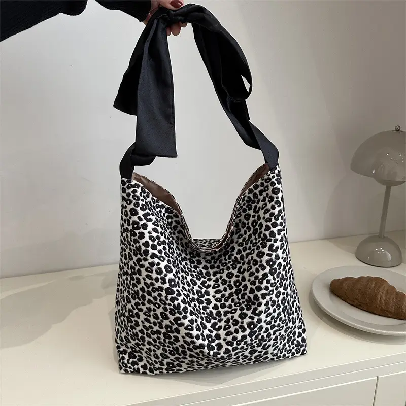 Leopard Leather Shoulder Bag Black 2024 - Image 8