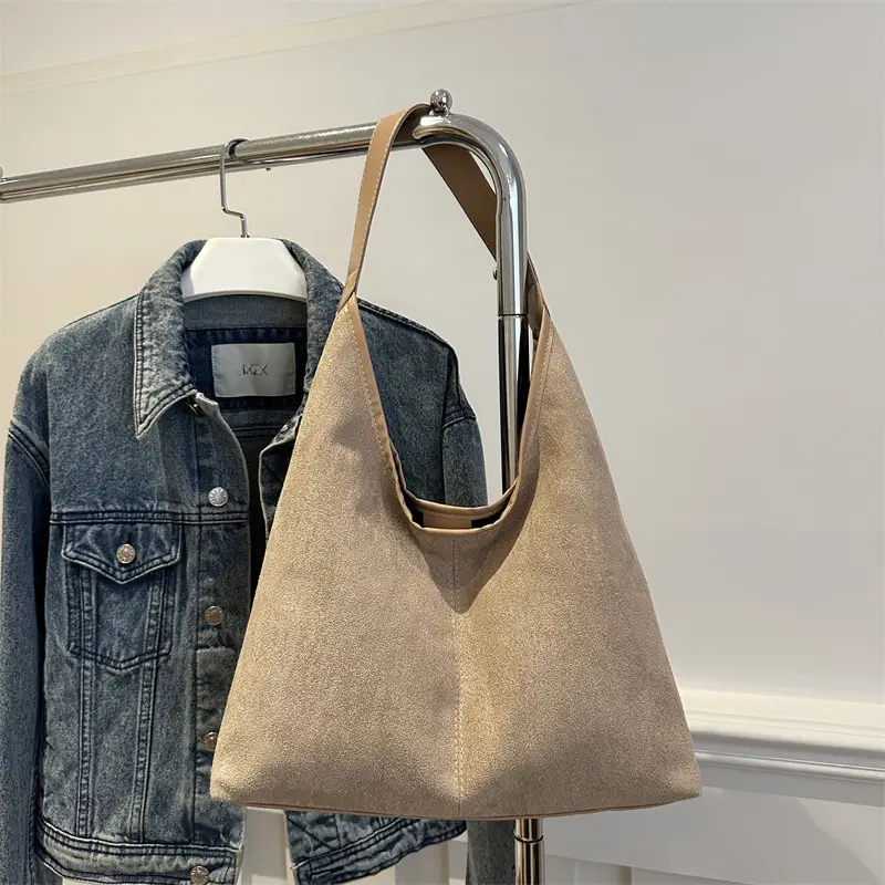 Vintage Brown Leather Shoulder Bag Large Capacity - Image 9