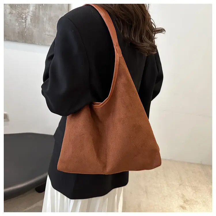 Vintage Brown Leather Shoulder Bag Large Capacity — feature 11