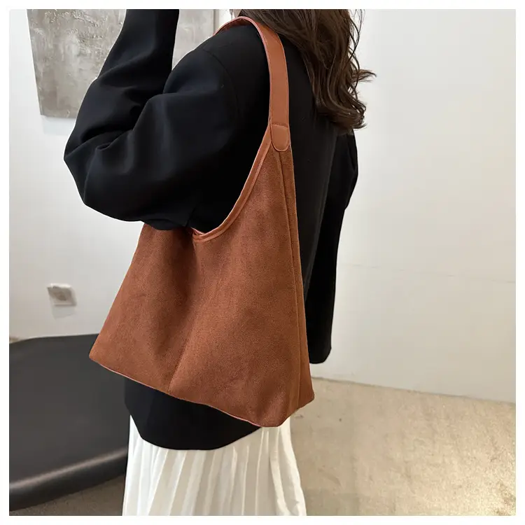 Vintage Brown Leather Shoulder Bag Large Capacity — feature 12