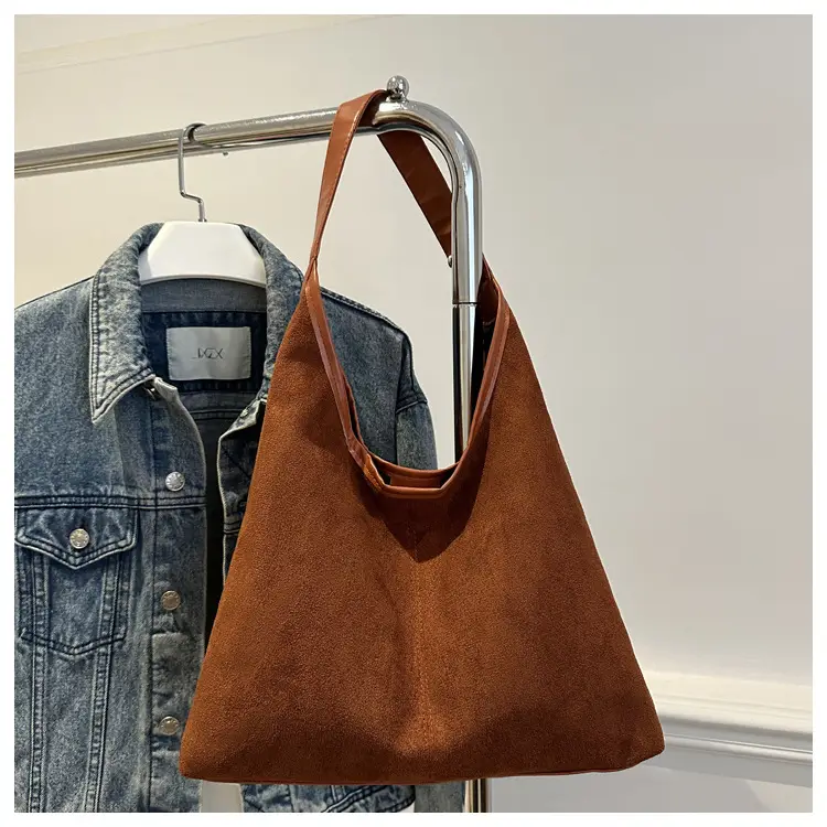 Vintage Brown Leather Shoulder Bag Large Capacity — feature 24