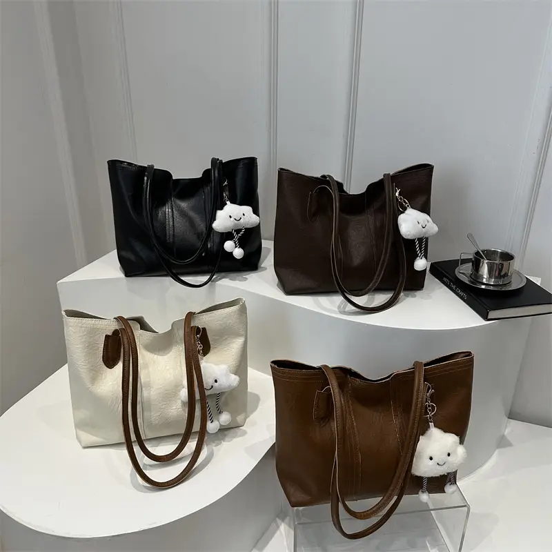 Retro Brown Women's Large Shoulder Bag with Cloud Keychain - Image 6