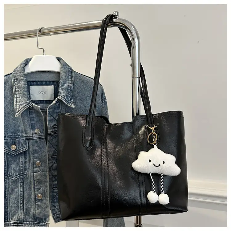 Retro Brown Women's Large Shoulder Bag with Cloud Keychain — feature 20