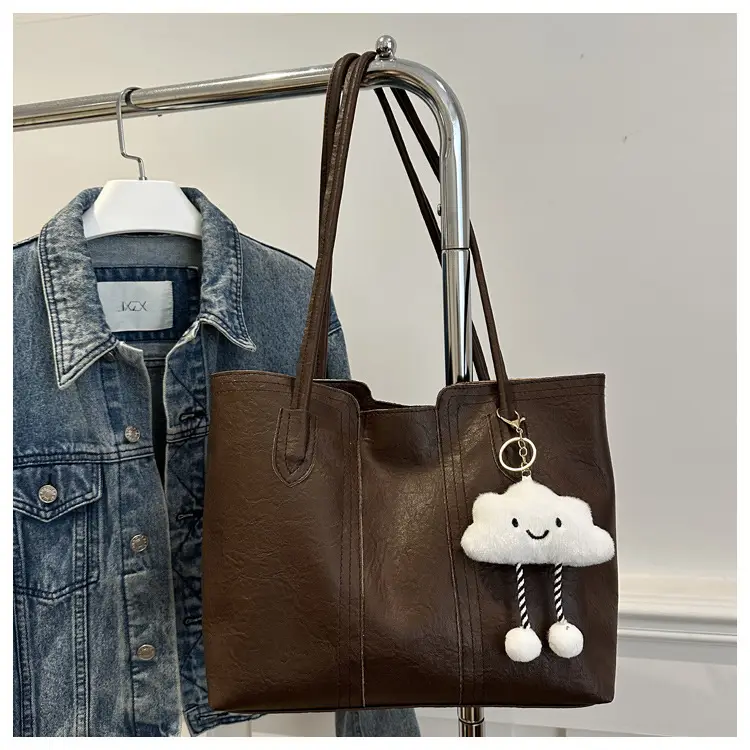 Retro Brown Women's Large Shoulder Bag with Cloud Keychain — feature 21