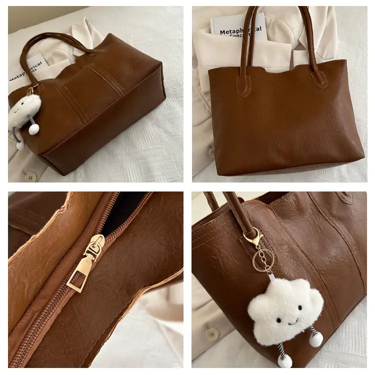 Retro Brown Women's Large Shoulder Bag with Cloud Keychain — feature 7