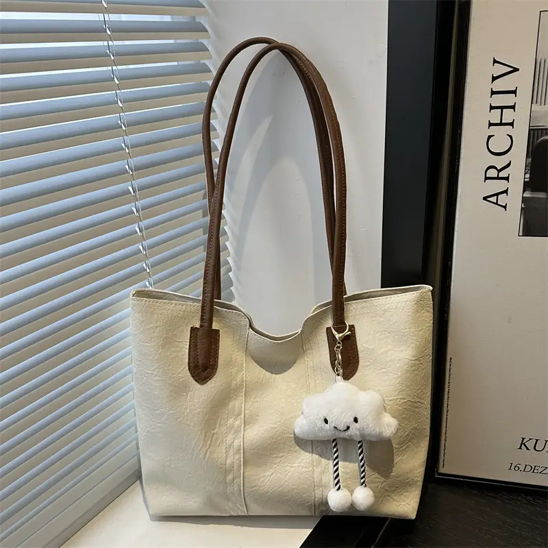 Retro Brown Women's Large Shoulder Bag with Cloud Keychain - Image 3