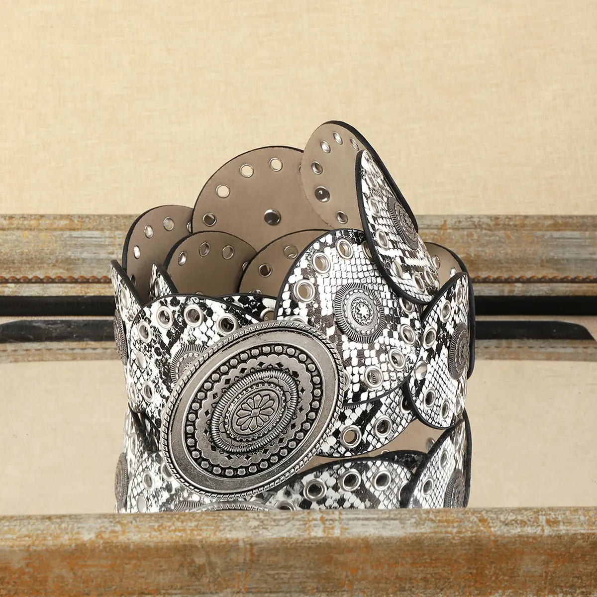American Style Retro Belt for Women Wide Waist Decorative Belt - Image 3