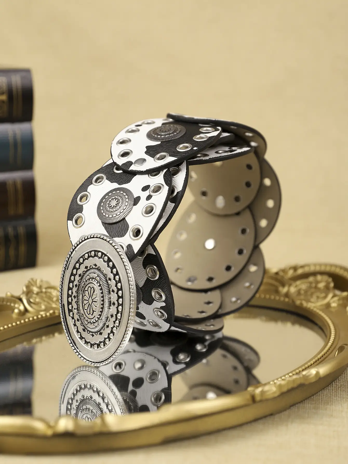 American Style Retro Belt for Women Wide Waist Decorative Belt — feature 1