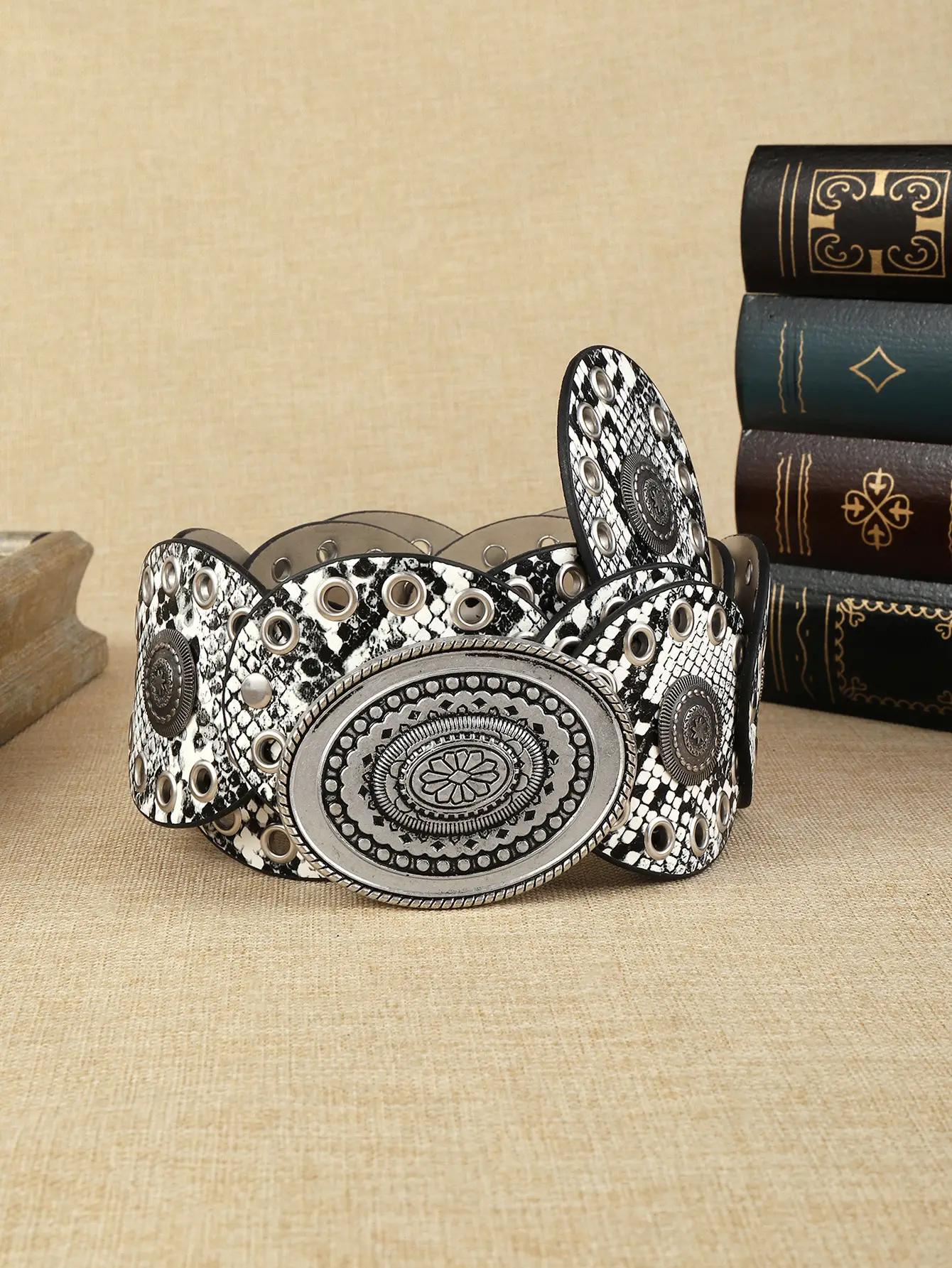 American Style Retro Belt for Women Wide Waist Decorative Belt — feature 9