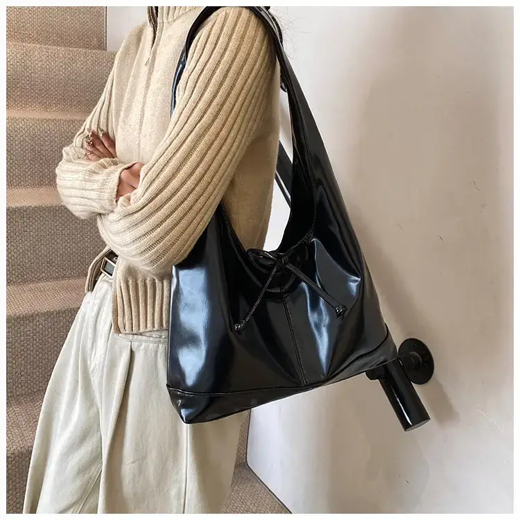Women's 2024 Winter Leather Shoulder Bag Brown Large Capacity — feature 10