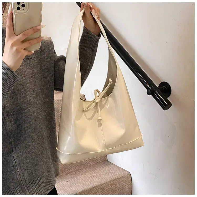 Women's 2024 Winter Leather Shoulder Bag Brown Large Capacity — feature 18