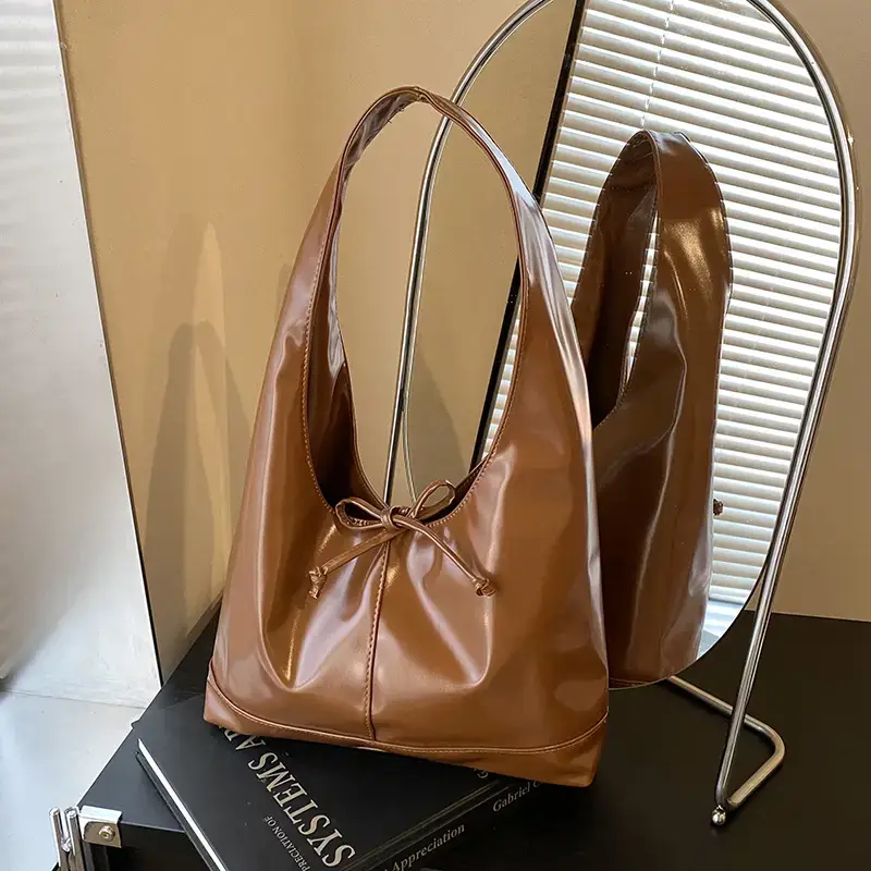 Women's 2024 Winter Leather Shoulder Bag Brown Large Capacity — feature 26