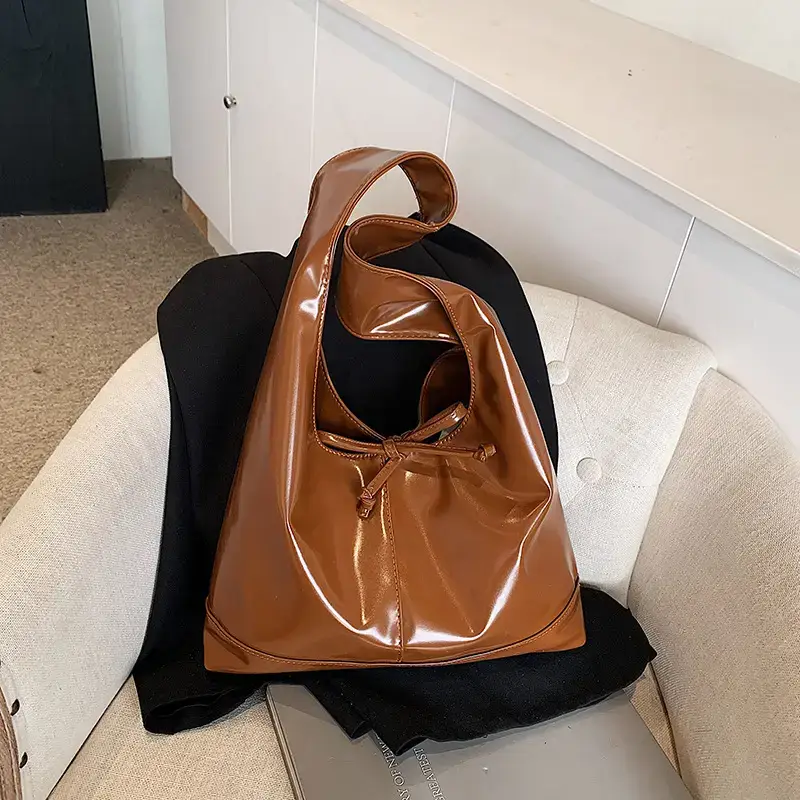Women's 2024 Winter Leather Shoulder Bag Brown Large Capacity — feature 27
