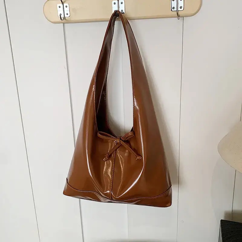Women's 2024 Winter Leather Shoulder Bag Brown Large Capacity — feature 28