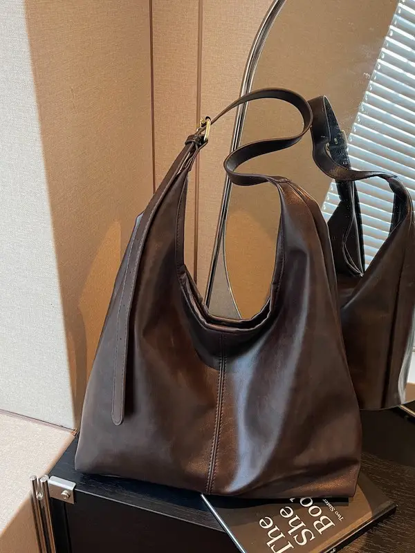Black Leather Crossbody Bag for Women Large Capacity - Image 5