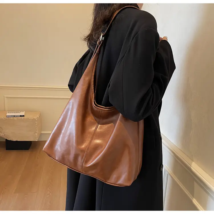 Black Leather Crossbody Bag for Women Large Capacity — feature 16