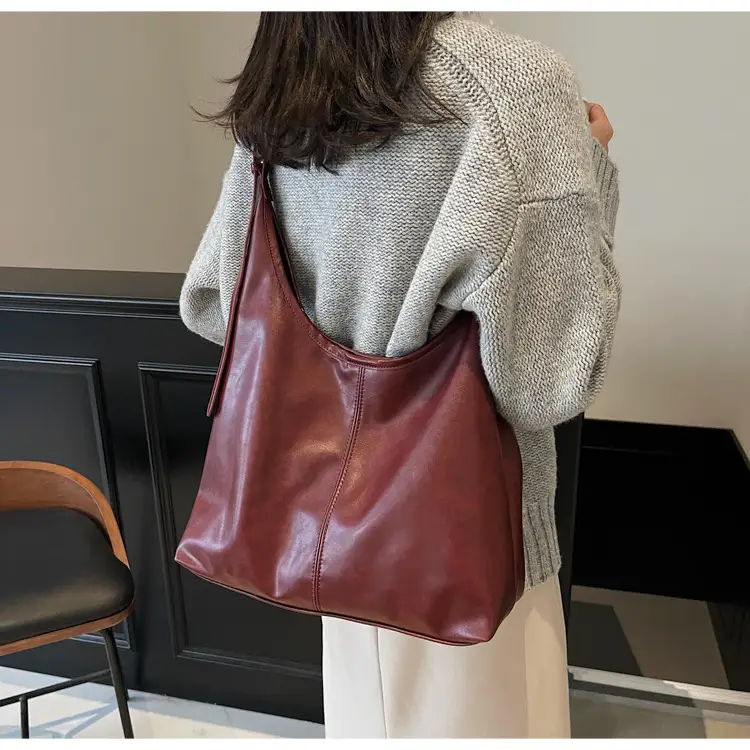 Black Leather Crossbody Bag for Women Large Capacity — feature 17