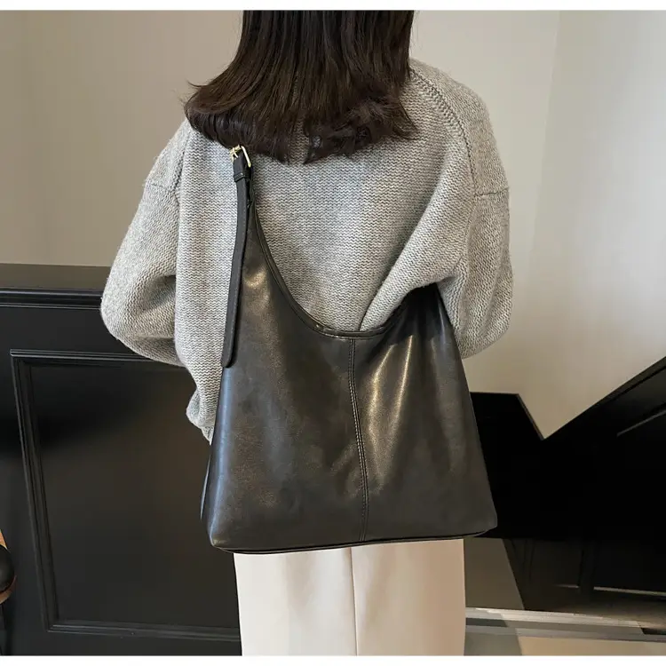 Black Leather Crossbody Bag for Women Large Capacity — feature 22