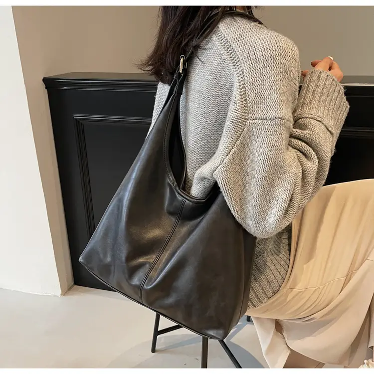 Black Leather Crossbody Bag for Women Large Capacity — feature 24