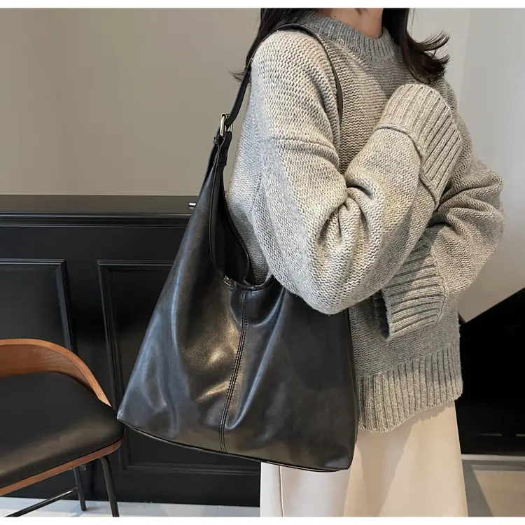 Black Leather Crossbody Bag for Women Large Capacity — feature 26
