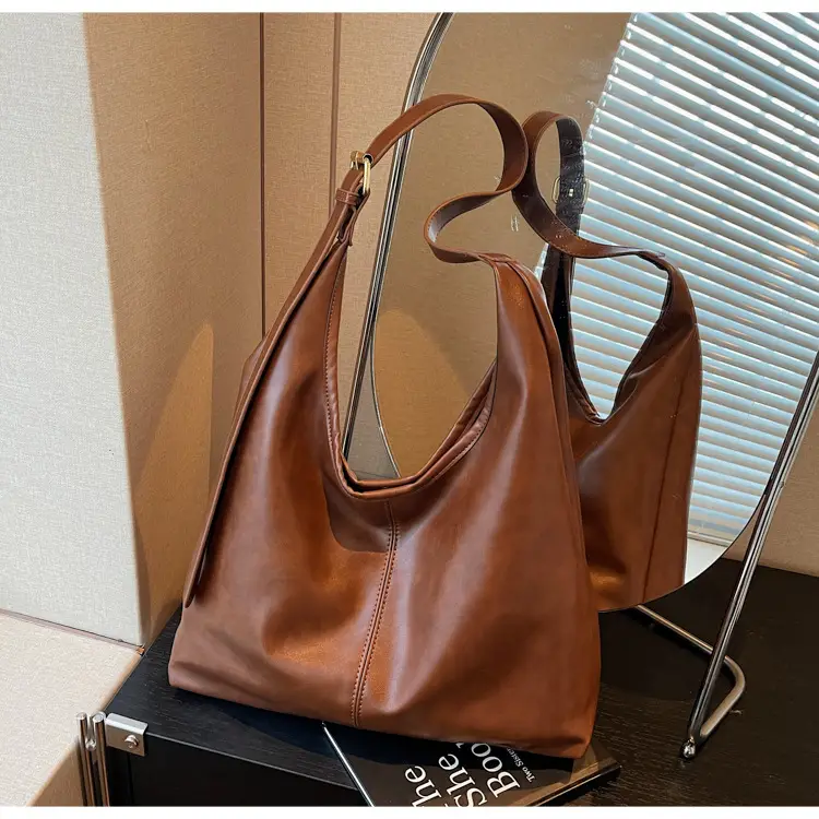 Black Leather Crossbody Bag for Women Large Capacity — feature 28