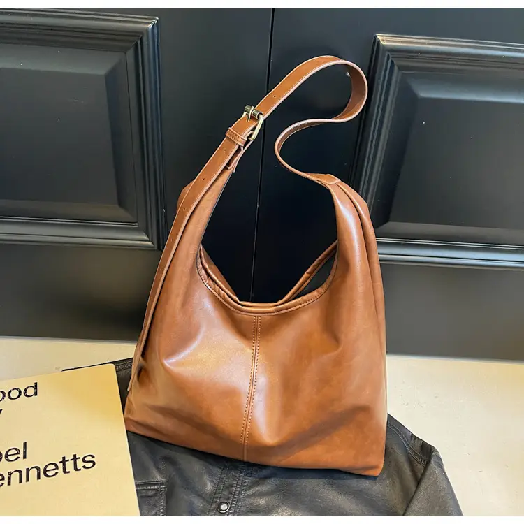 Black Leather Crossbody Bag for Women Large Capacity — feature 34