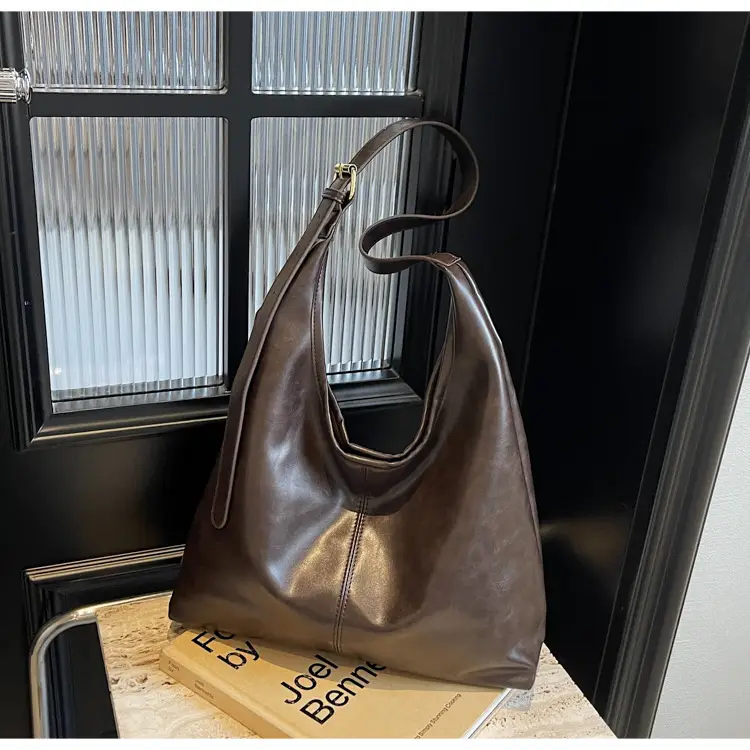Black Leather Crossbody Bag for Women Large Capacity — feature 35
