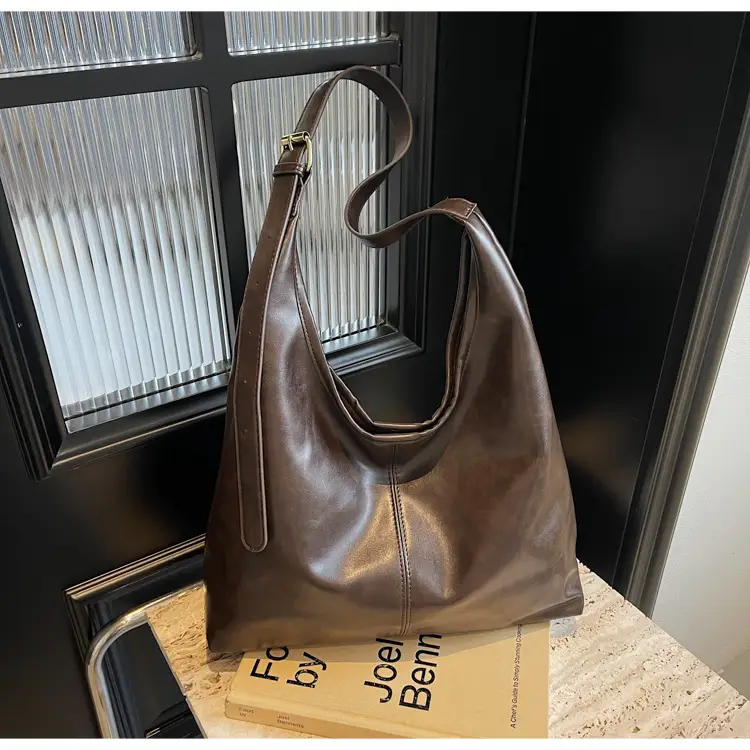 Black Leather Crossbody Bag for Women Large Capacity — feature 36