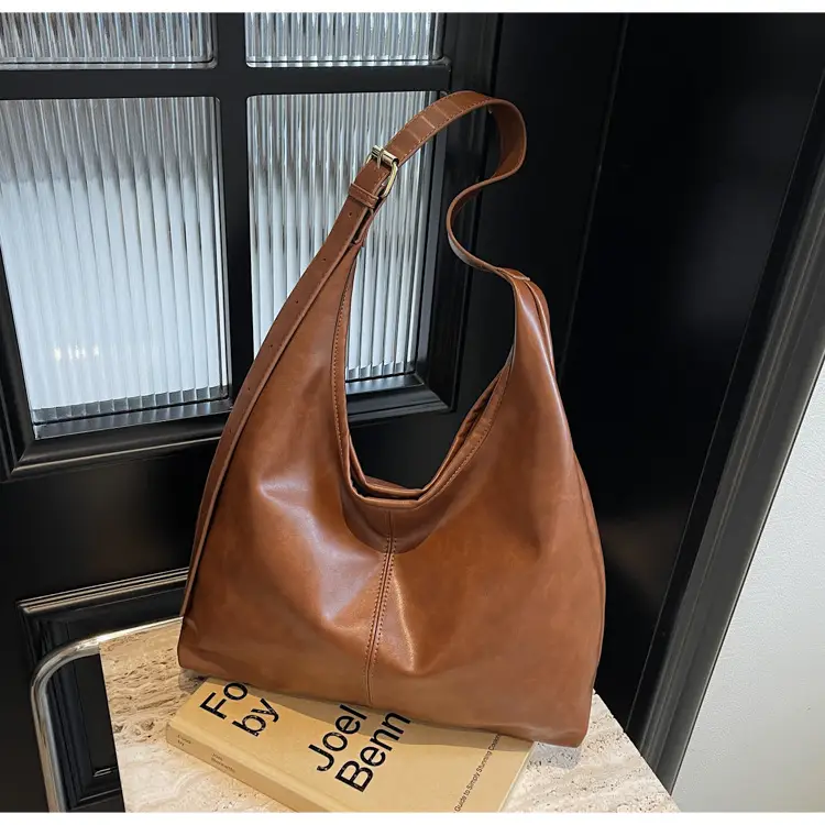 Black Leather Crossbody Bag for Women Large Capacity — feature 37