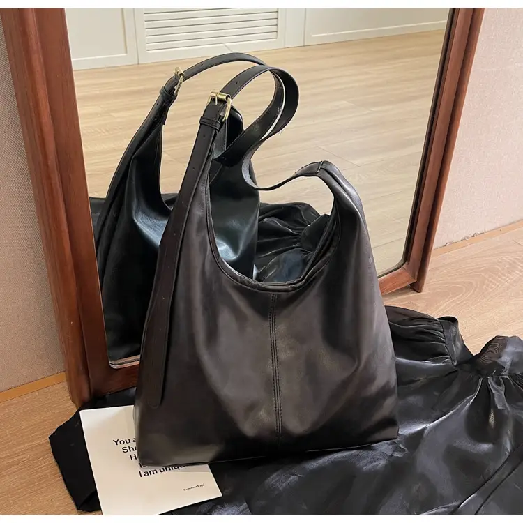 Black Leather Crossbody Bag for Women Large Capacity — feature 40