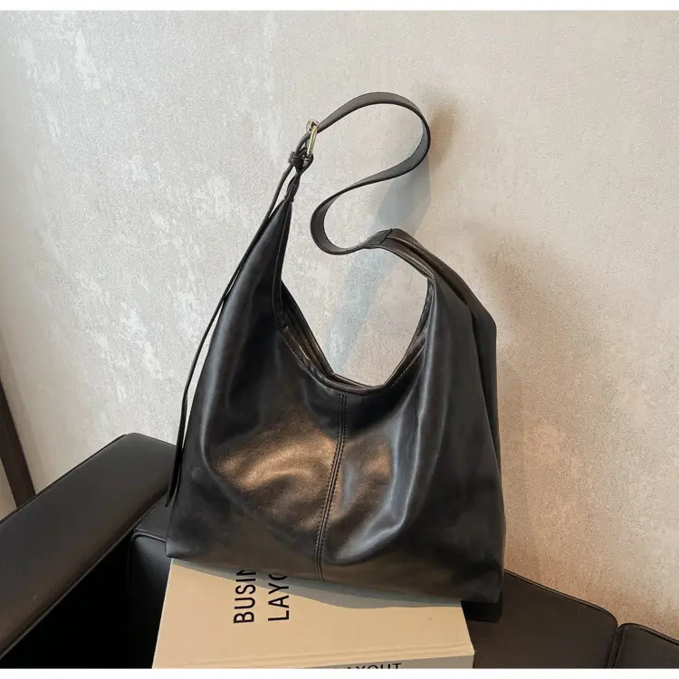 Black Leather Crossbody Bag for Women Large Capacity — feature 45