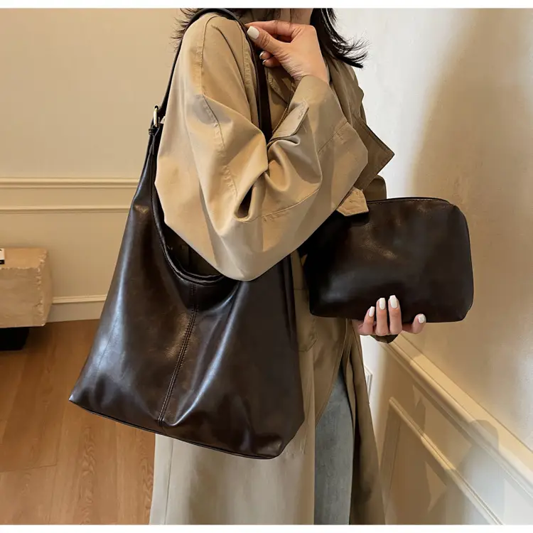 Black Leather Crossbody Bag for Women Large Capacity — feature 7