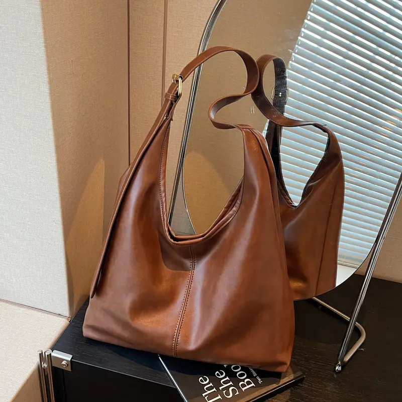 Black Leather Crossbody Bag for Women Large Capacity - Image 3