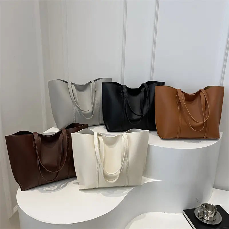 Black Large Capacity Shoulder Bag for Women 2024