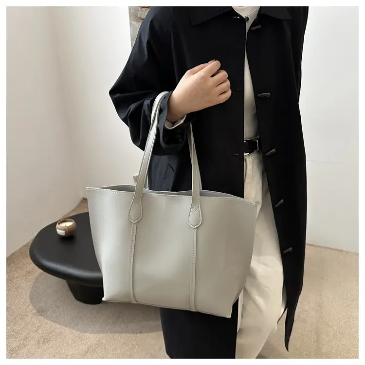 Black Large Capacity Shoulder Bag for Women 2024 — feature 10
