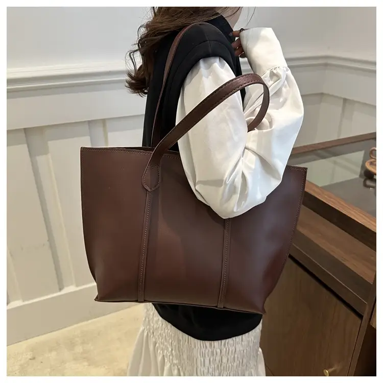 Black Large Capacity Shoulder Bag for Women 2024 — feature 14