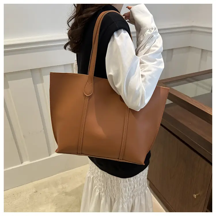 Black Large Capacity Shoulder Bag for Women 2024 — feature 16
