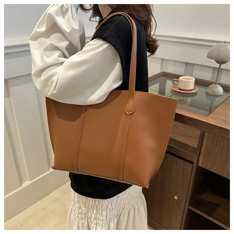 Black Large Capacity Shoulder Bag for Women 2024 — feature 18