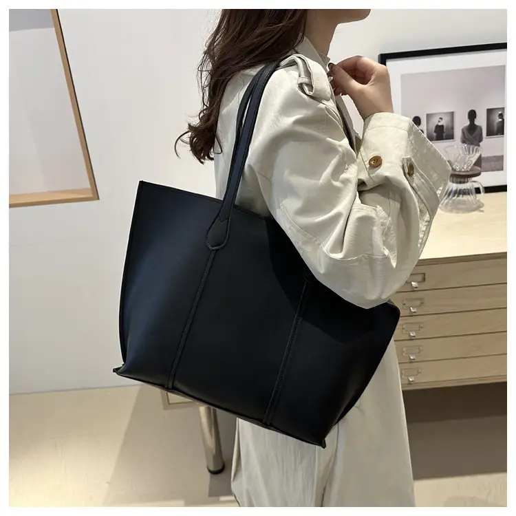 Black Large Capacity Shoulder Bag for Women 2024 — feature 19