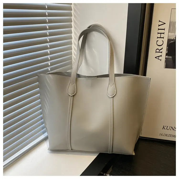 Black Large Capacity Shoulder Bag for Women 2024 — feature 27