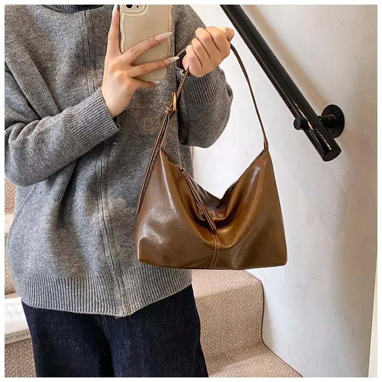 Black Crossbody Bag for Women 2026 Retro Large Capacity — feature 11