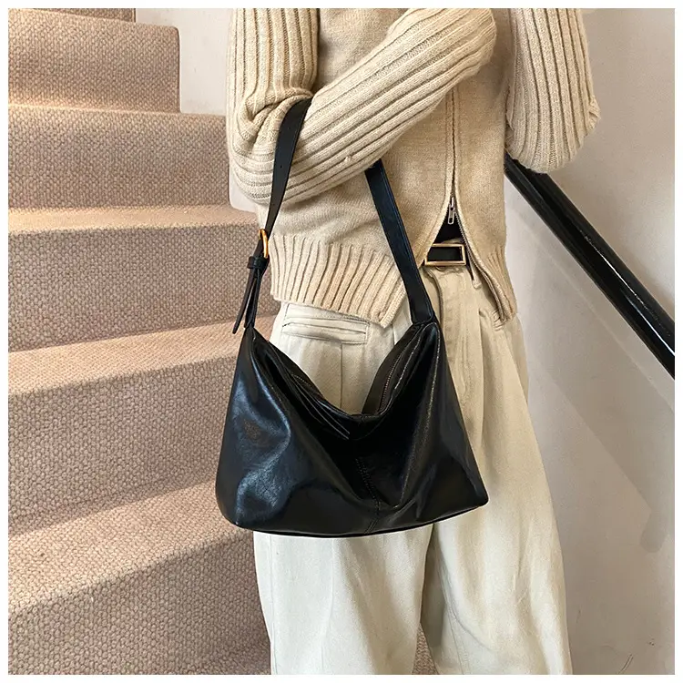 Black Crossbody Bag for Women 2026 Retro Large Capacity — feature 13